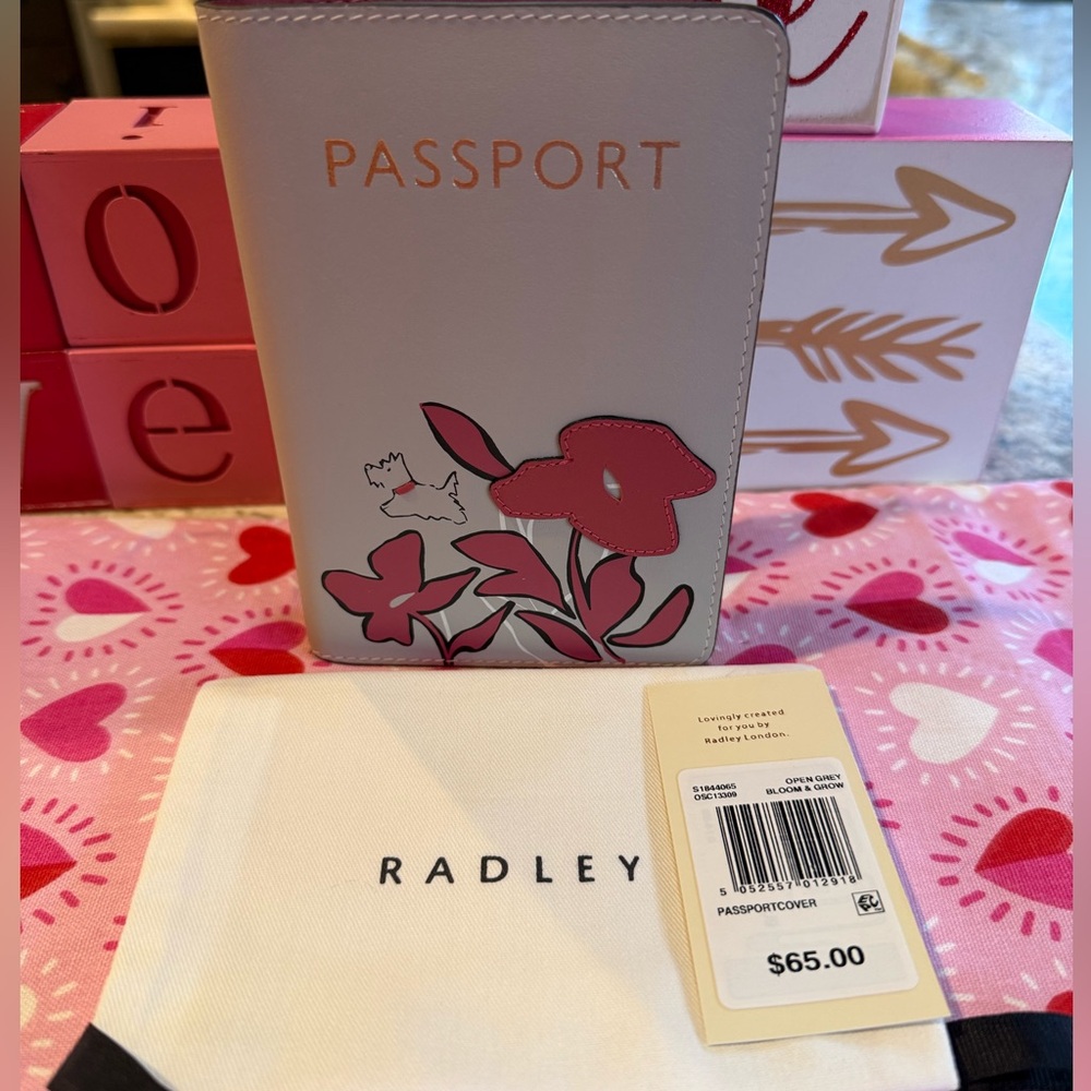 NEW RADLEY LONDON Bloom & Grow Leather Passport Holder LAST ONE